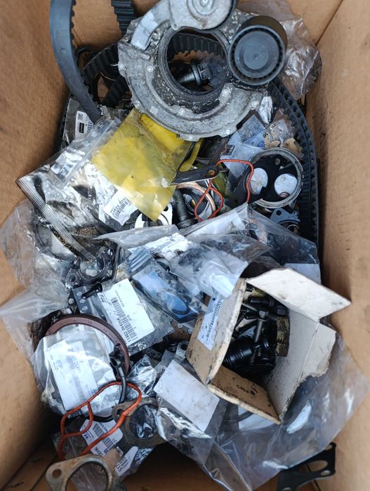 Hyundai Kia 1.6 CRDI D4FE części silnikowe uszczelki śruby różne