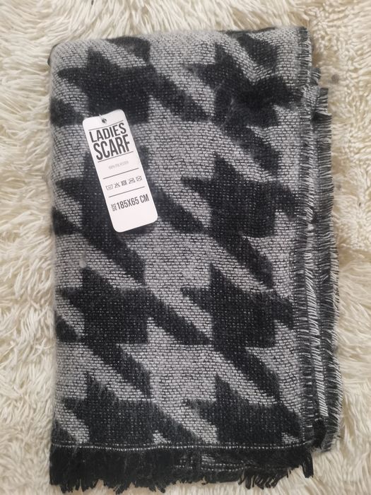 Czarno-szary szal