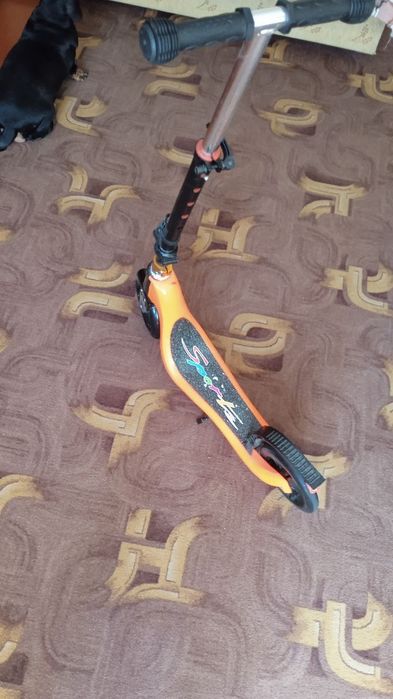 Самокат для дівчинки