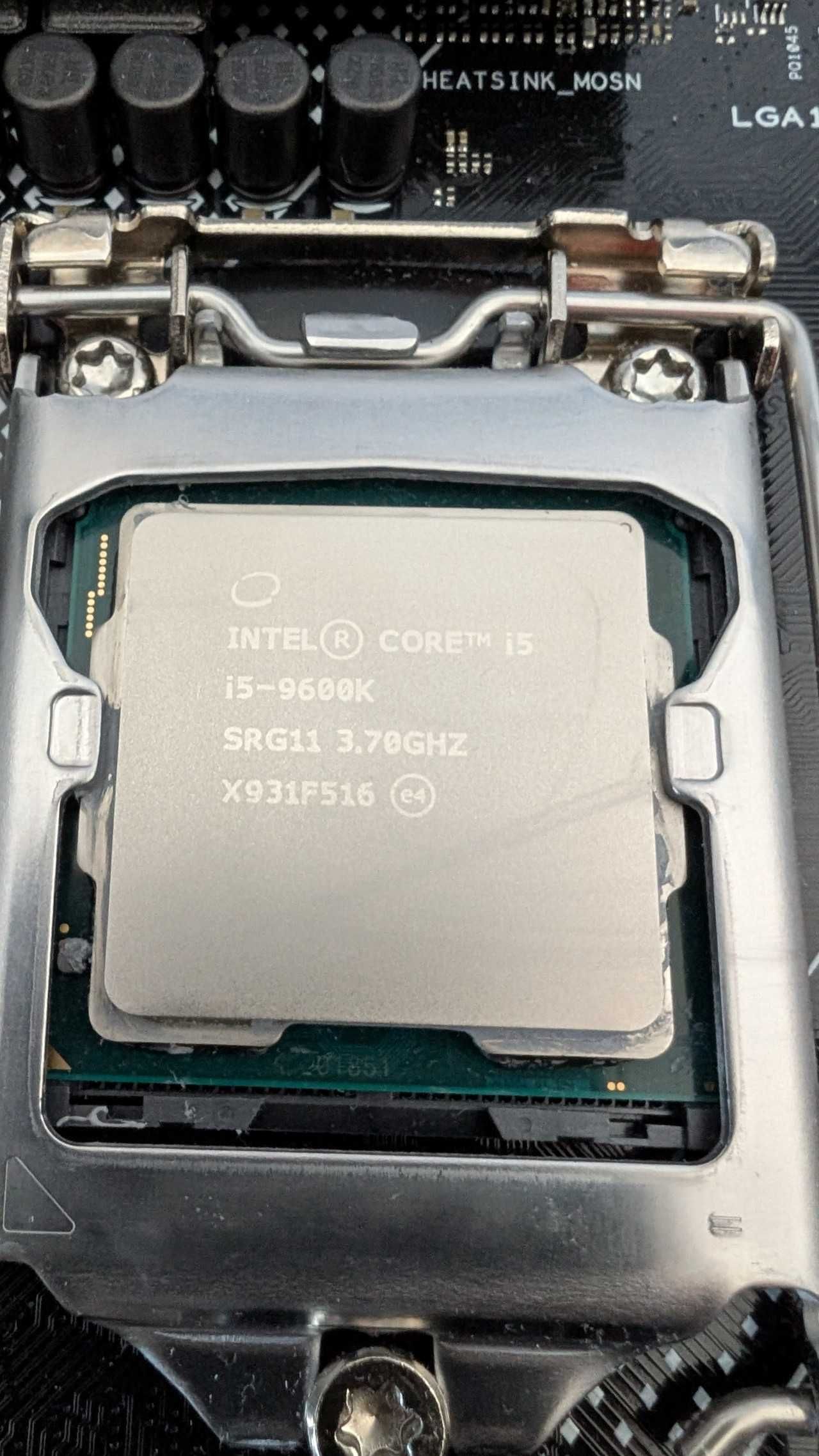 Intel Core i5-9600K 3,7 - 4,6 GHz