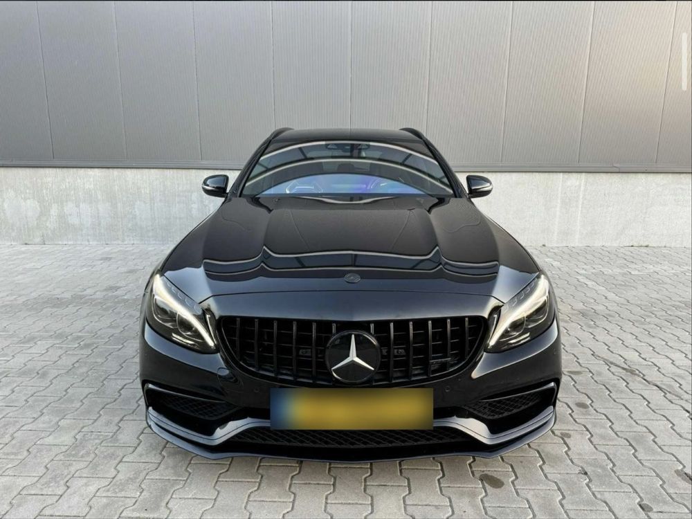 Mercedes C63 AMG S V8 biturbo 510 cv