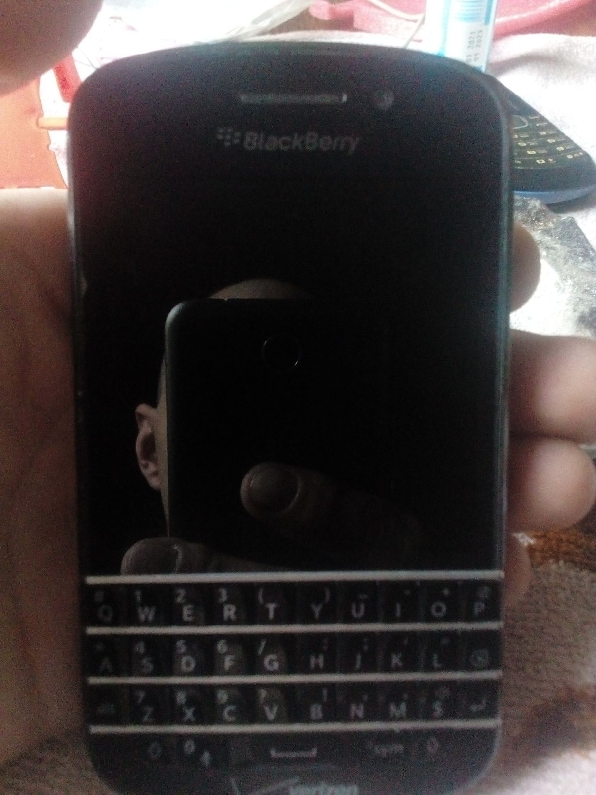 Продам акб и телефон на запчасти Blackberry Q10