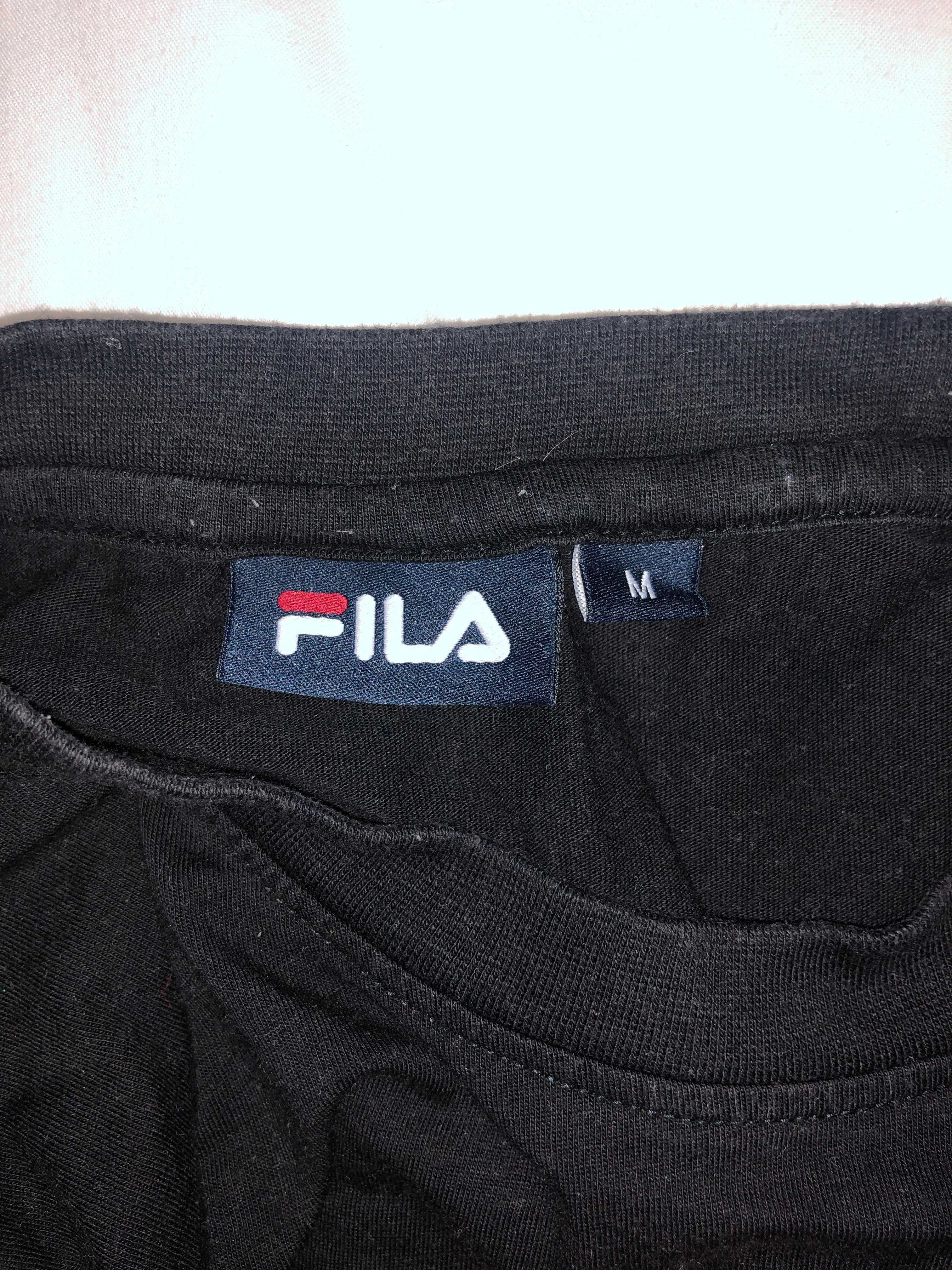 T-Shirt Fila em Preto