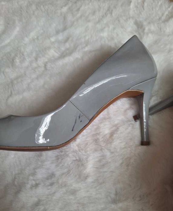 Lakierowane szare szpilki Ryłko skóra naturalna 40