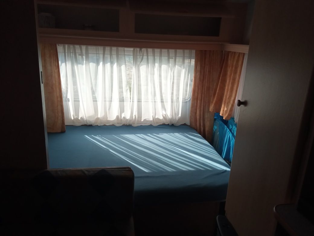 Przyczepa kempingowa Sterckeman Sunstar 490t, łóżka piętrowe, 1200dmc