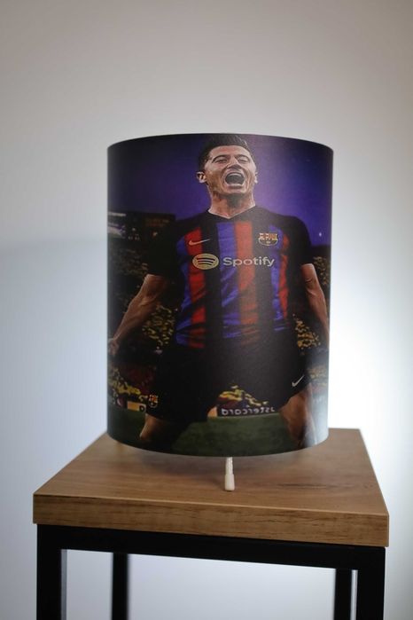 Nowoczesna Lampka Nocna(Biurkowa)-motyw sportowy: Robert Lewandowski