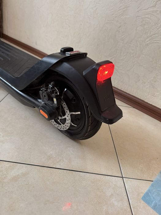 Електро самокат niu kqi 3 pro