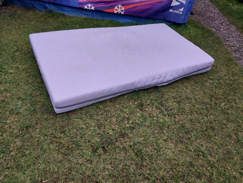 Sprzedam materac 80 x 200 cm