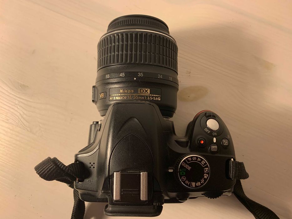 Lustrzanka Nikon D3200 z obiektywem Nikkor 18-55