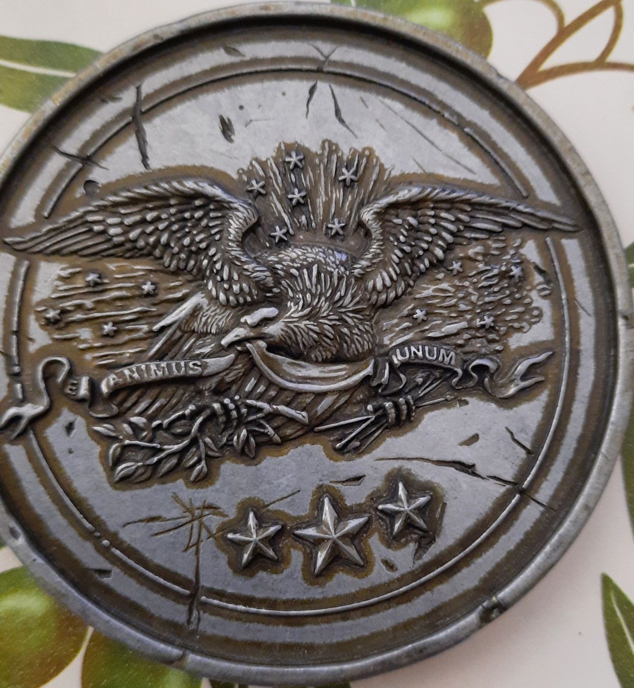 Medalion z kolekcjonerskiej edycji gry Assassin's Creed III (3) - Join