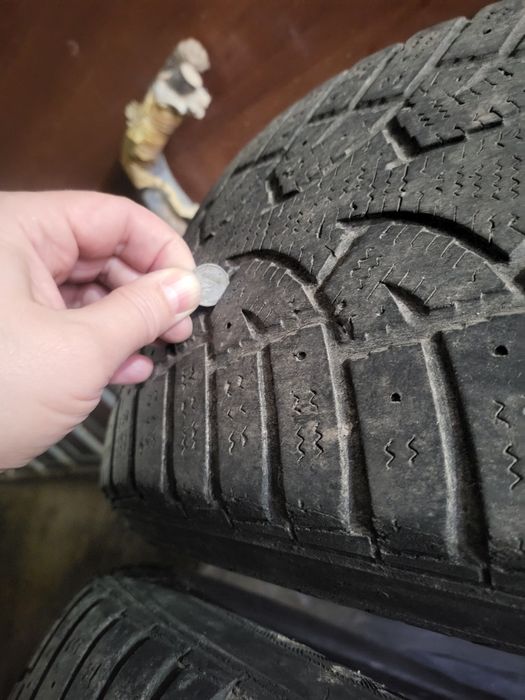 Продам резину 235/55R17 2шт. зима