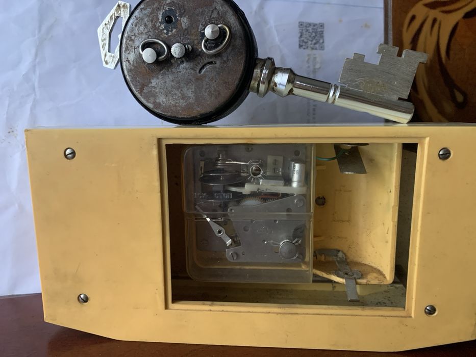 Часы мех. «Слава» часы кварц «Севани» под ремонт