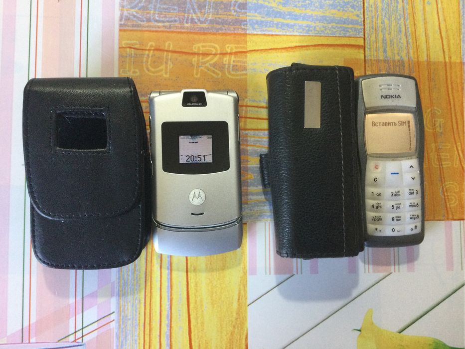 Чехол,зарядное устройство и телефон. Лот.