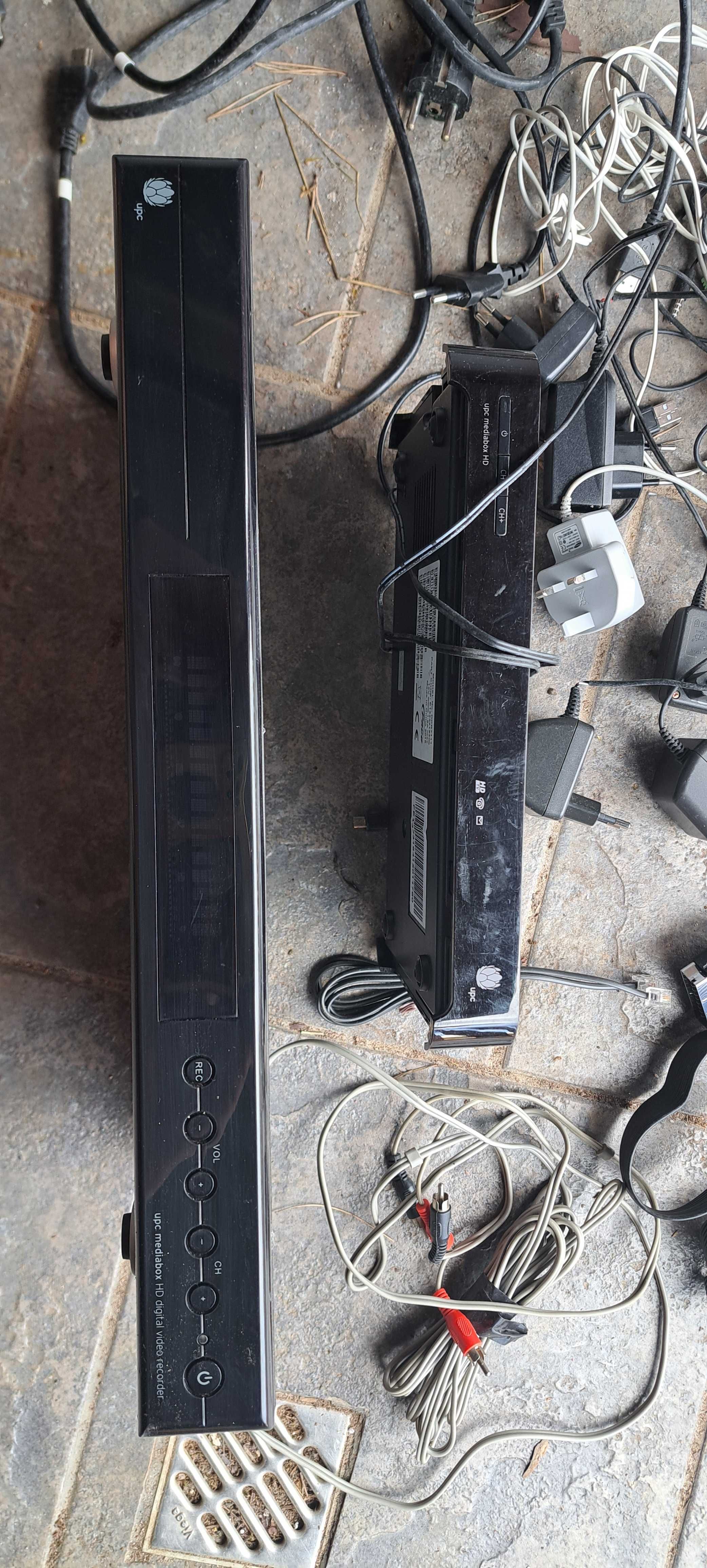 Ladowarki kable UPC dekodery HDMI lampa