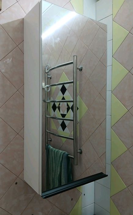 Дзеркало-шафа для ванної кімнати
