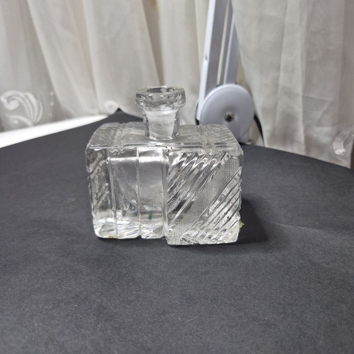 Stara karafka perfumetka szklana art deco T3