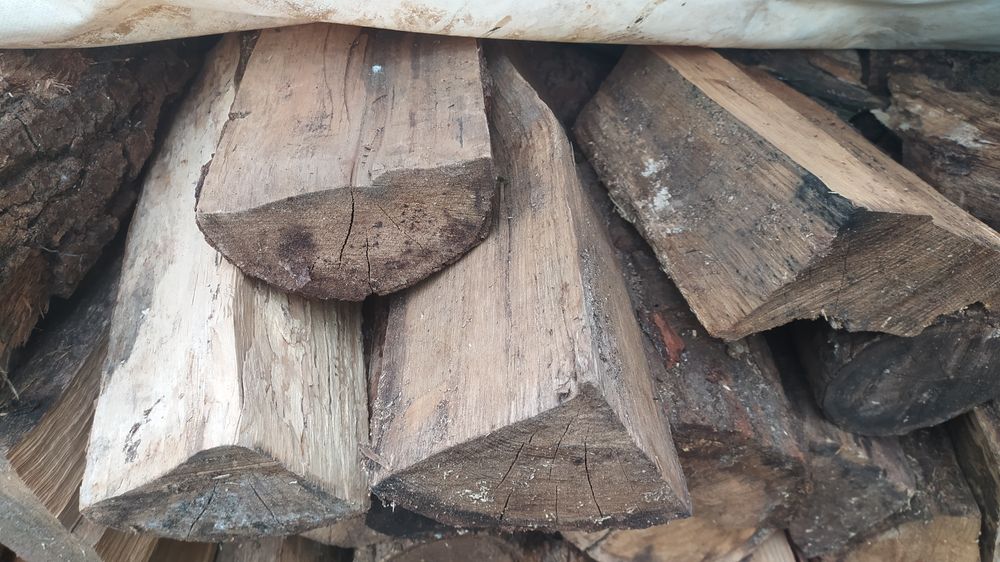 Drewno kominkowe Sezonowane Dąb Buk Jesion Suche Układane