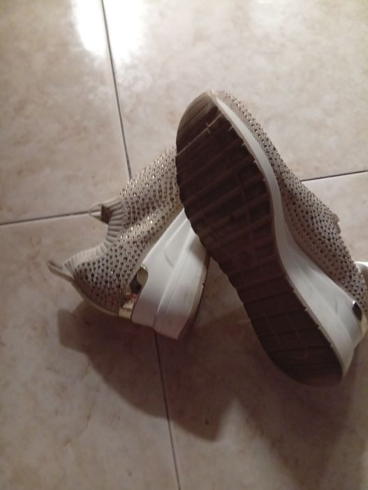 Sapatilhas de mulher, douradas