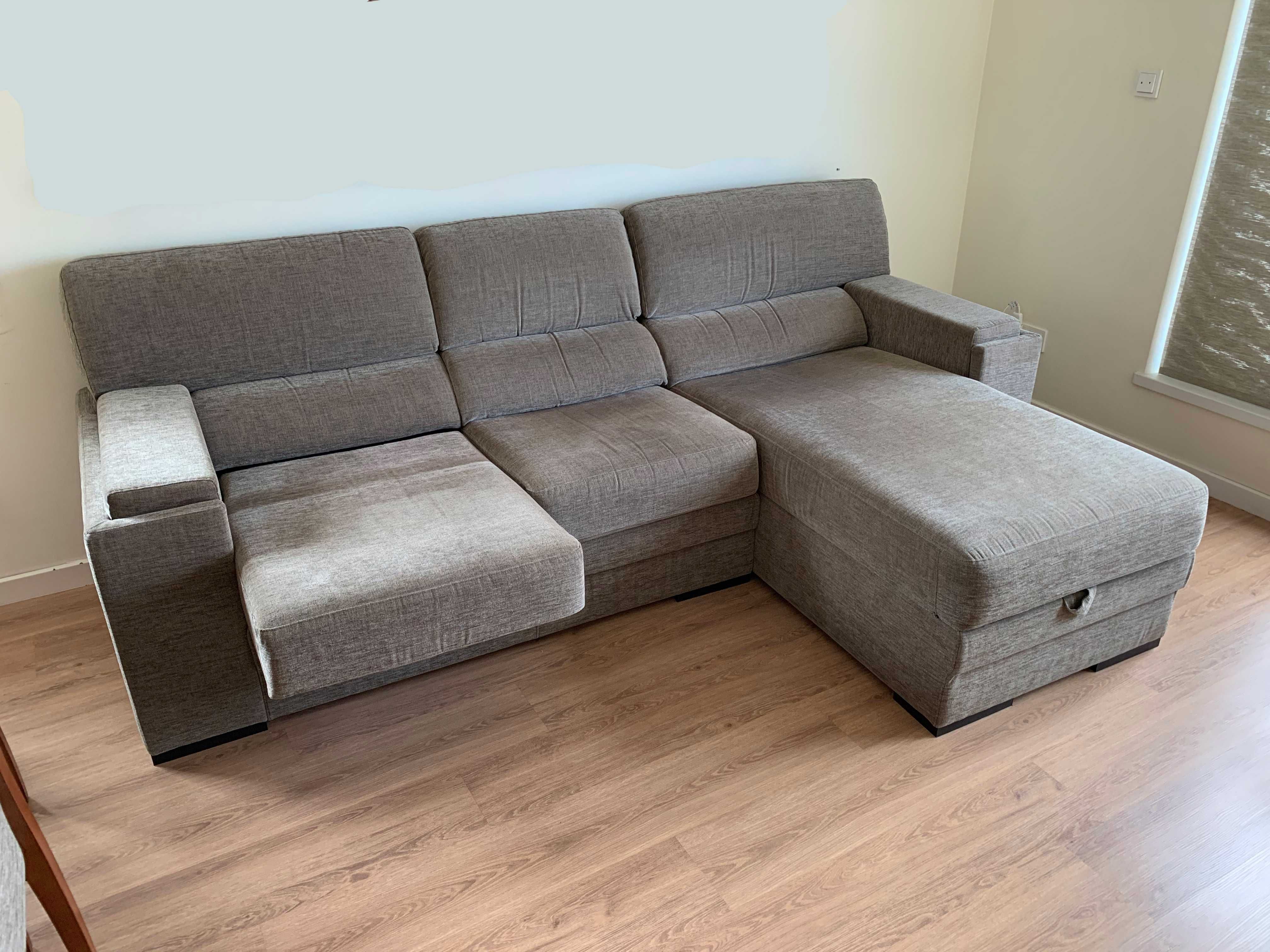 Sofá de 3 lugares com chaise-longue (2 extensíveis e CL c/ arrumação)