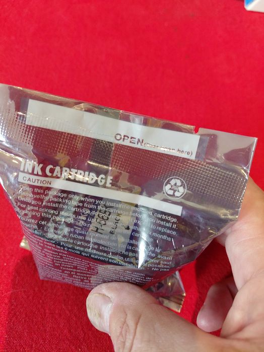 Cartuchos HP 57 tricolor e 56 black