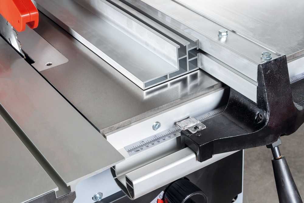 Tarczówka stolarska piła pilarka 230V 250mm tarczowa 2023 formatowa