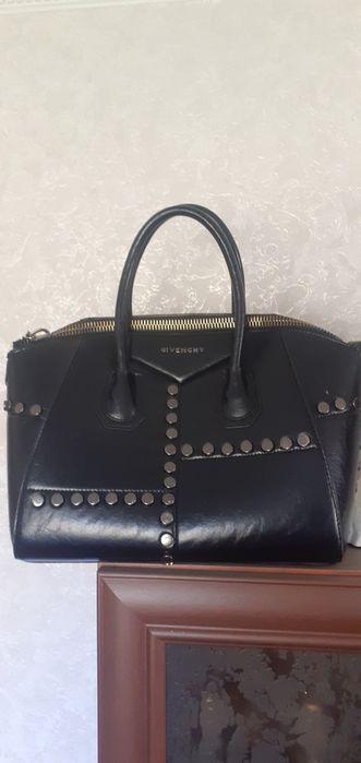 Продам бу Женская сумка Givenchi !