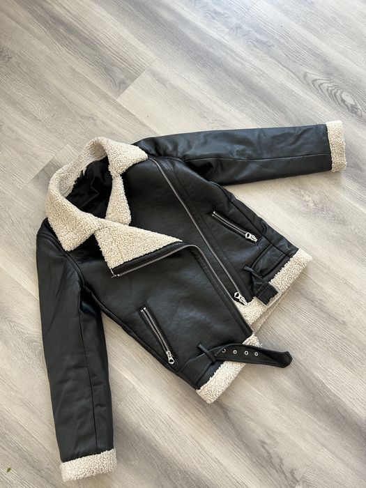 Продам косуху з утепленням H&M