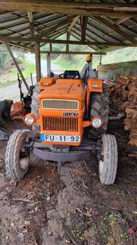 Trator FIAT 480 com alfaias agriculas