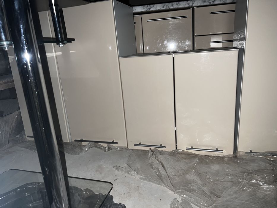 Продам кухню з мийкою та витяжкою