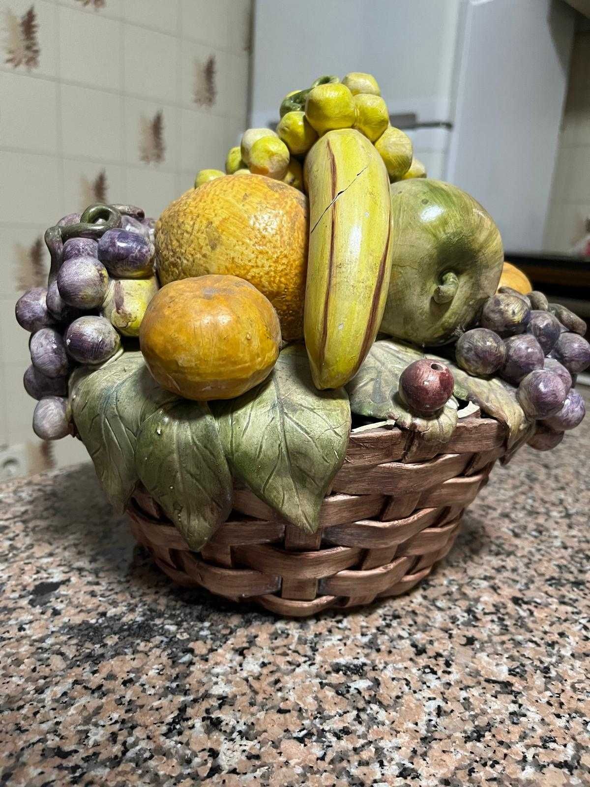 Frutas decorativas + vaso  em cerâmica