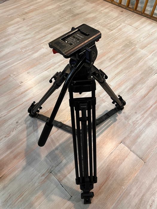 Продам Штатив відео Secced в хорошому стані