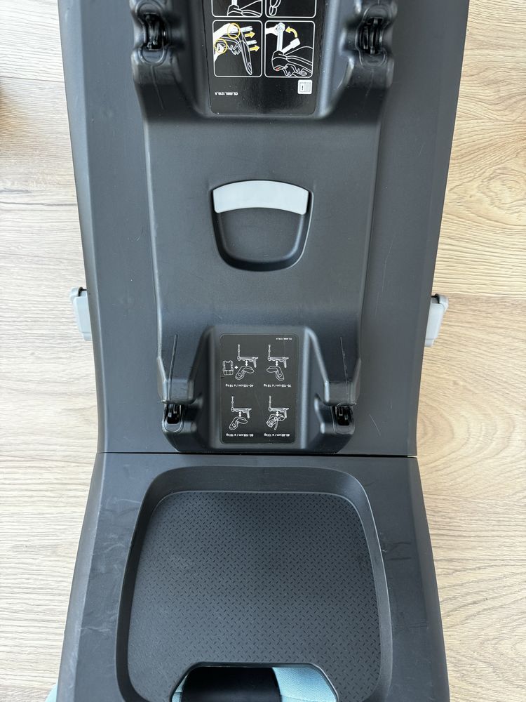 Ovo recaro avan com isofix ( como novo )