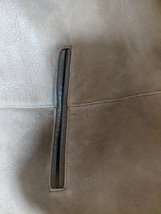 Дублянка чоловіча, розмір L, в дуже хорошому стані, легка, тепла.. При