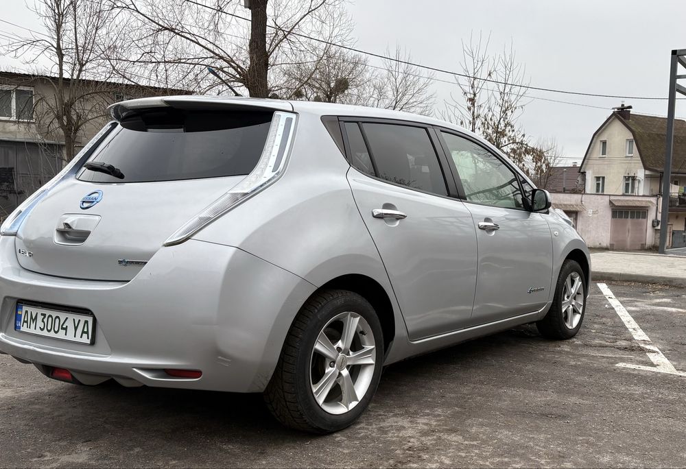Продам Nissan Leaf 24kw