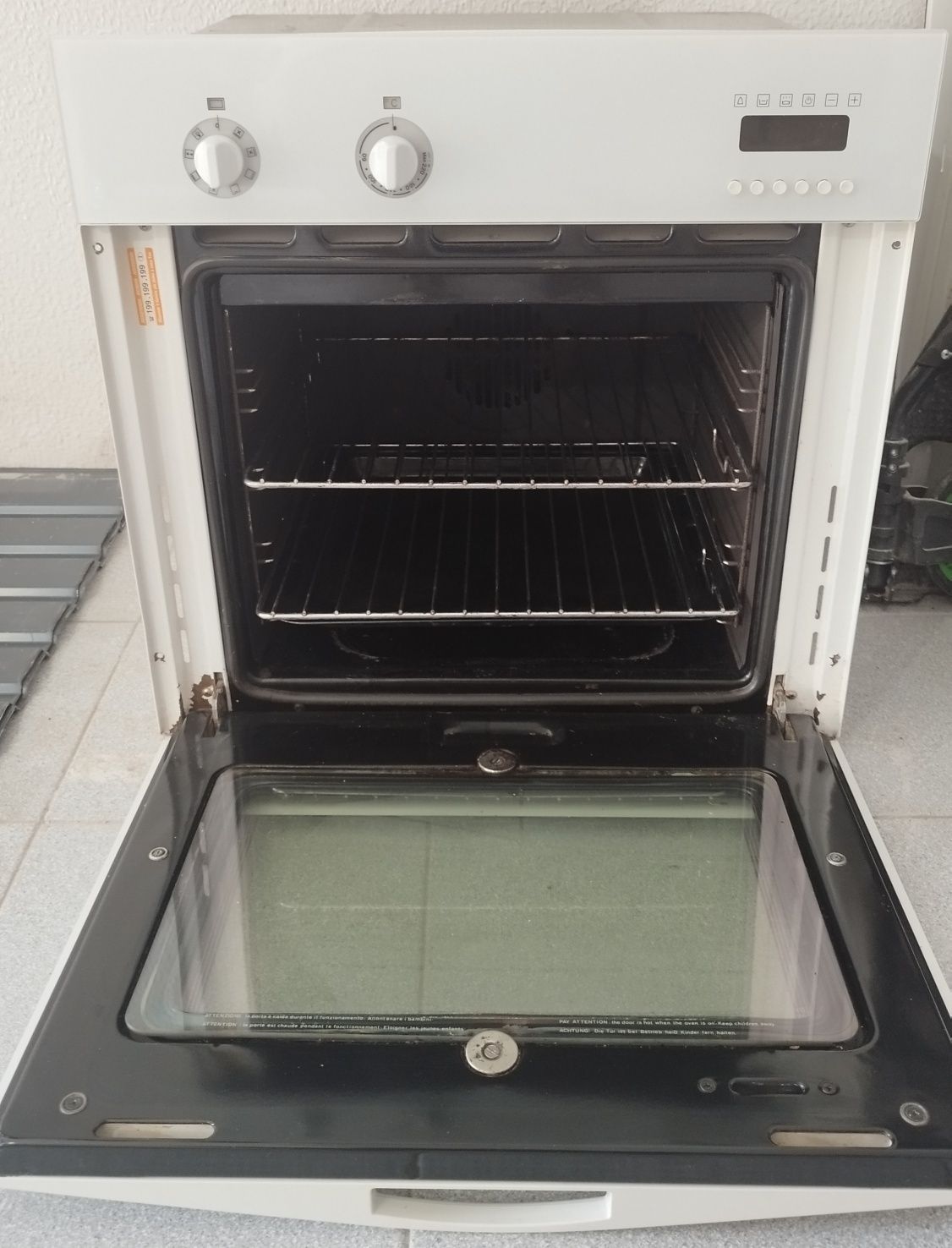 Forno de marca Ariston