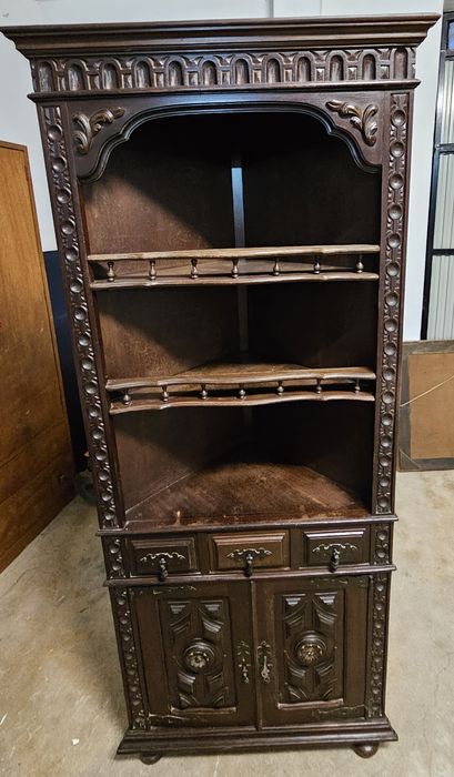 Móvel cantoneira...