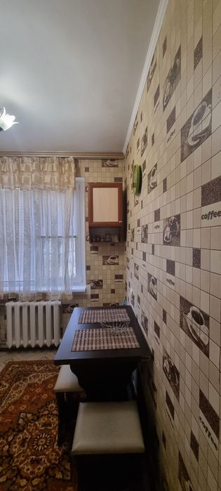 Оренда однокімнатної квартири на Шуменському . Перший поверх .