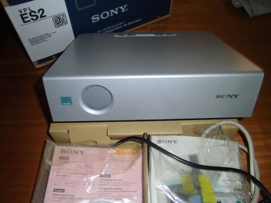 Projector de vídeo SONY VPL ES2