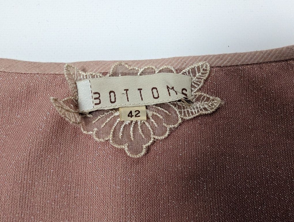 Garsonka komplet bluzka spódnica pudrowy blady roz połyskująca haft 42