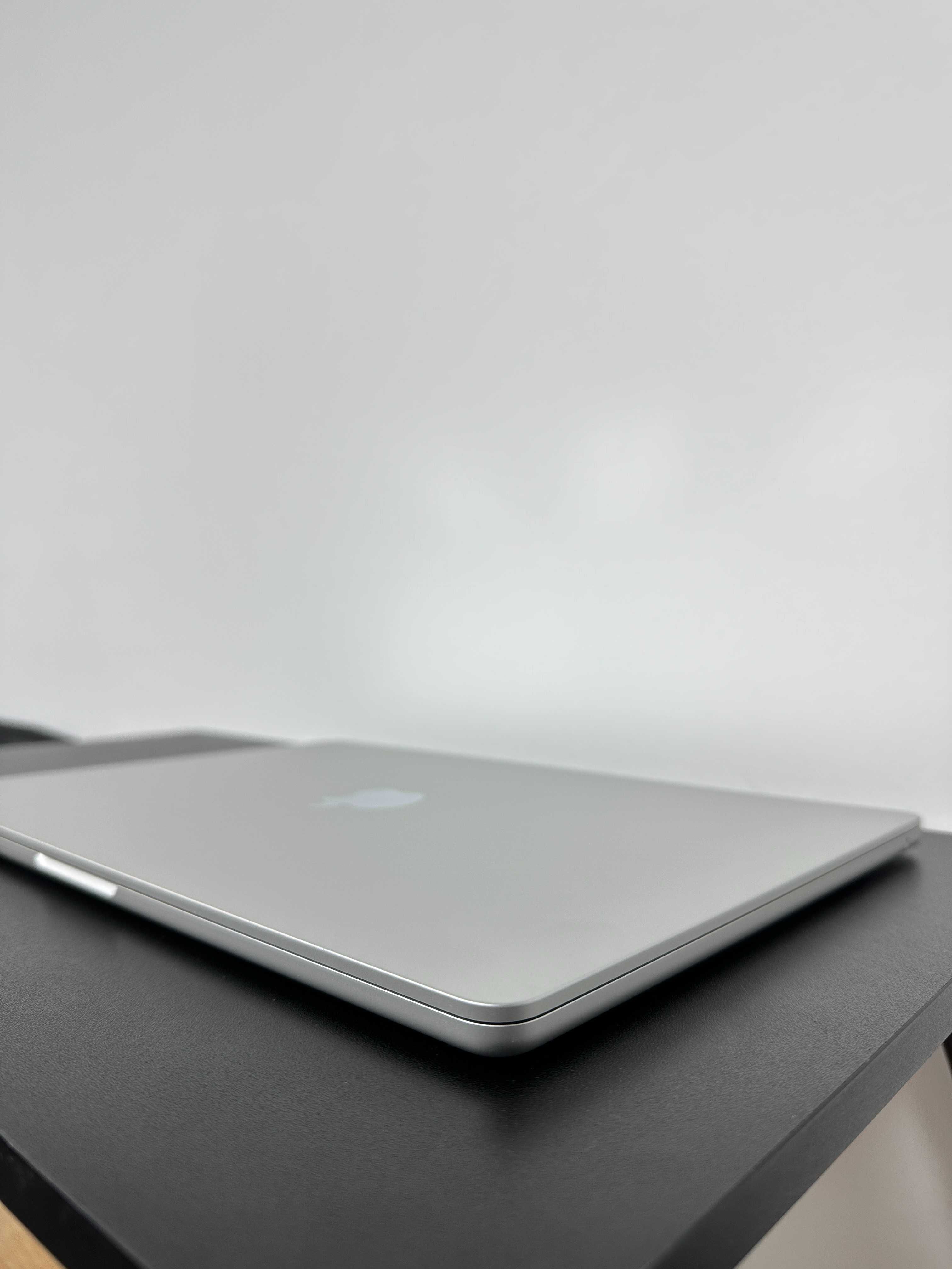 Macbook Air 15 2023 (M2/8gb/256 ssd)