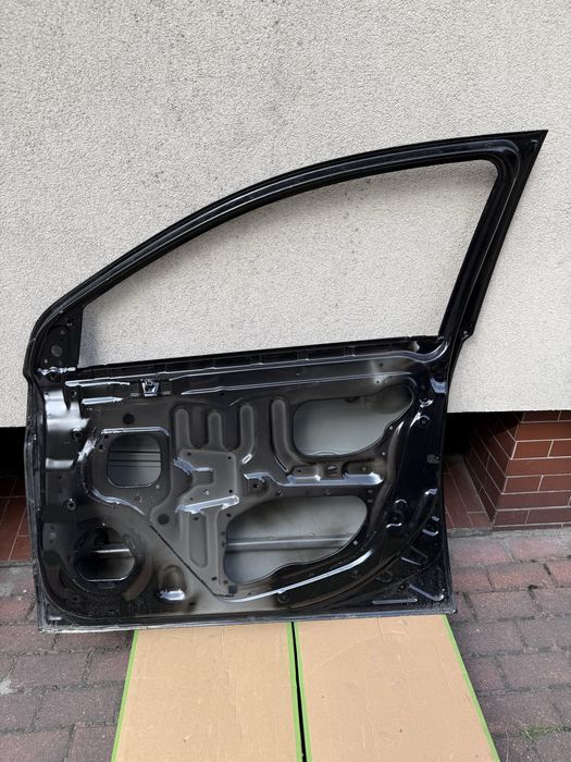 Mitsubishi Lancer 8 VIII drzwi prawy przód X42