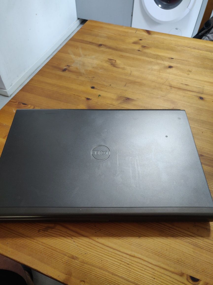 Dell m6800 з зарядкою