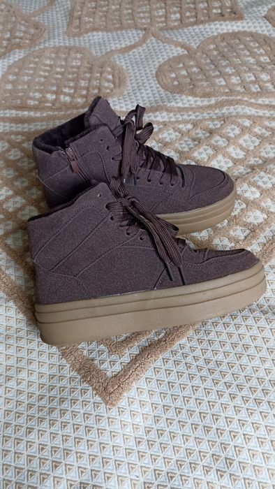 Зимові черевики кросівки хайтопи