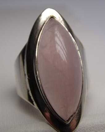 Srebrny pierścionek kwarc różowy R.18 vintage.