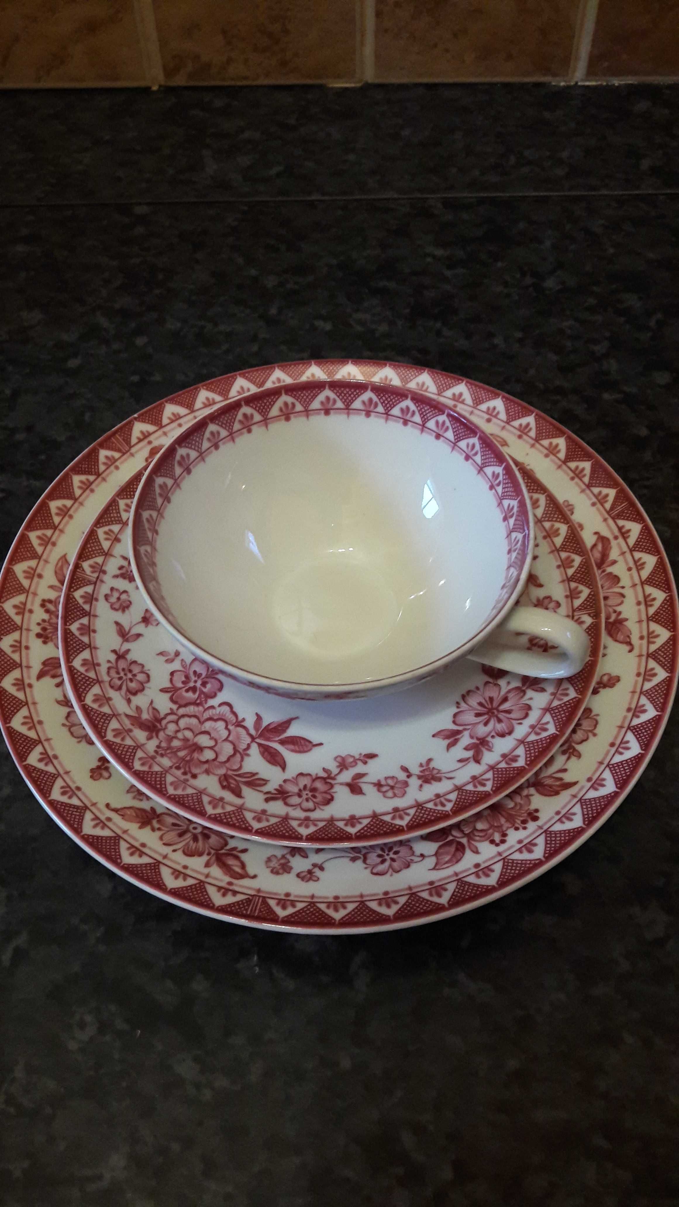Чайная пара тарелка чайник заварник сливочник сервиз Германия винтаж