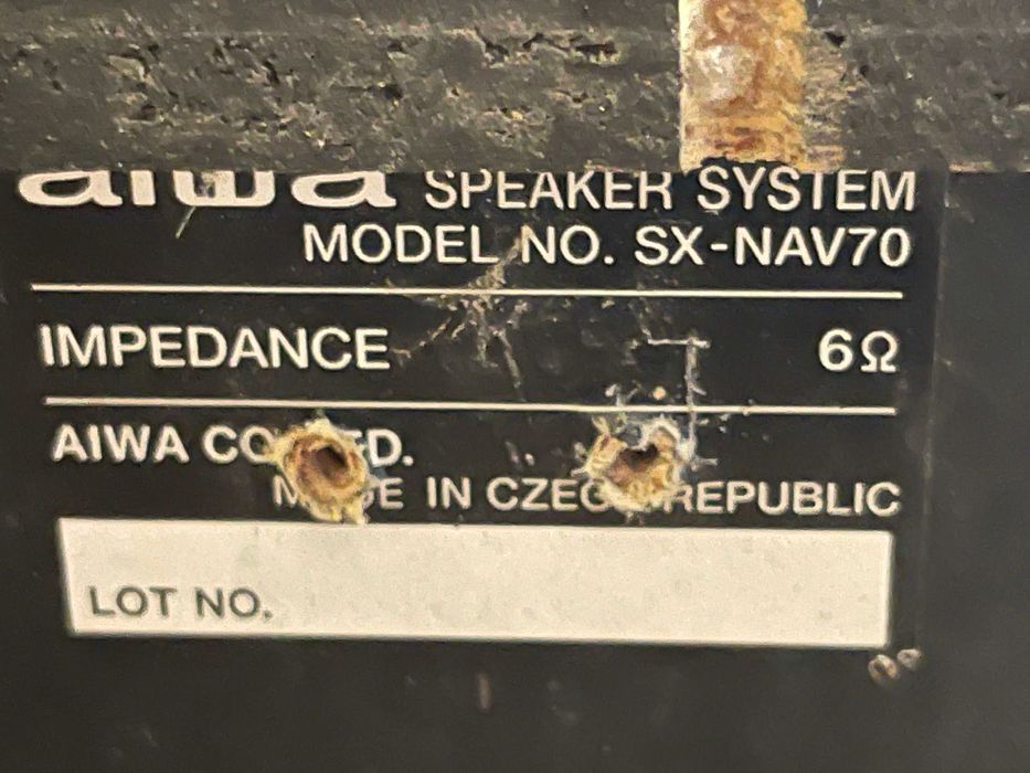 Колонки на полочные AIWA  NO. SX-NAV70 и центр как усилитель