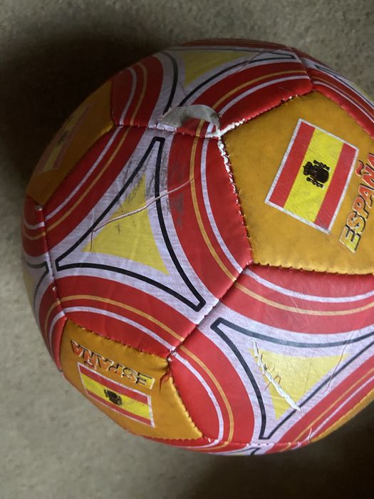 Футбольний  мʼяч