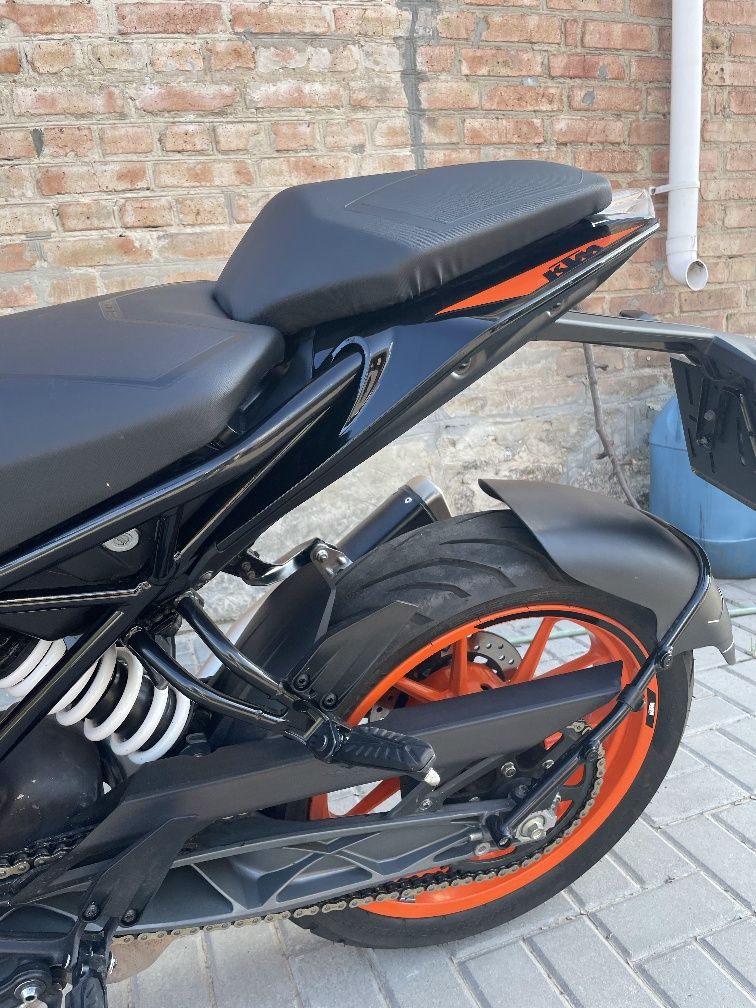 KTM Duke 390  2021