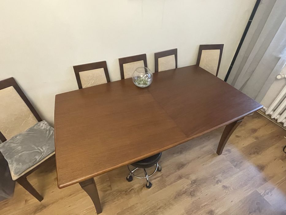 Sprzedam stół z 6 krzesłami