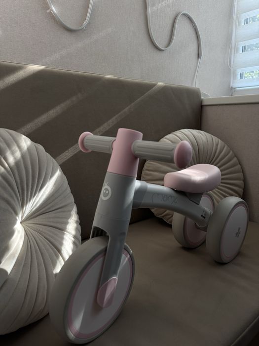 Біговел MoMi TEDI Pink (від 1 року)